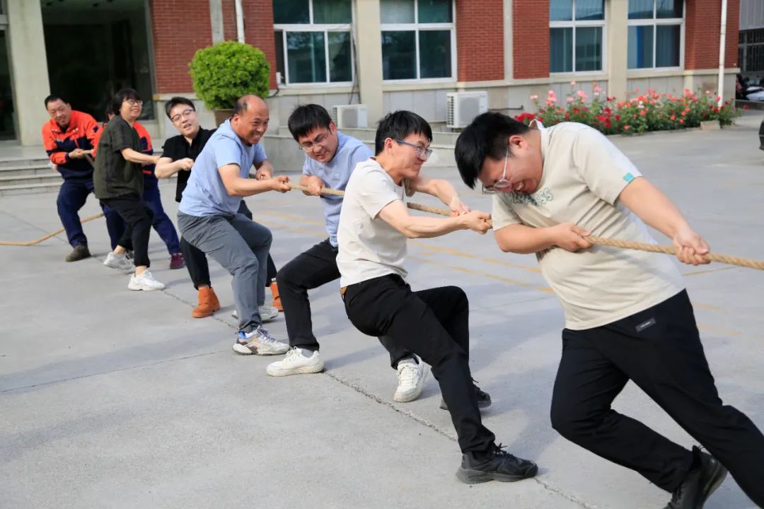上海山美股份2025春季運(yùn)動會火熱啟幕！拔河、籃球預(yù)賽燃情開戰(zhàn)